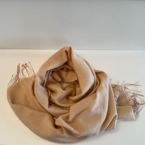 Portolano pashmina with rolled fringes - Picture 4 of 7